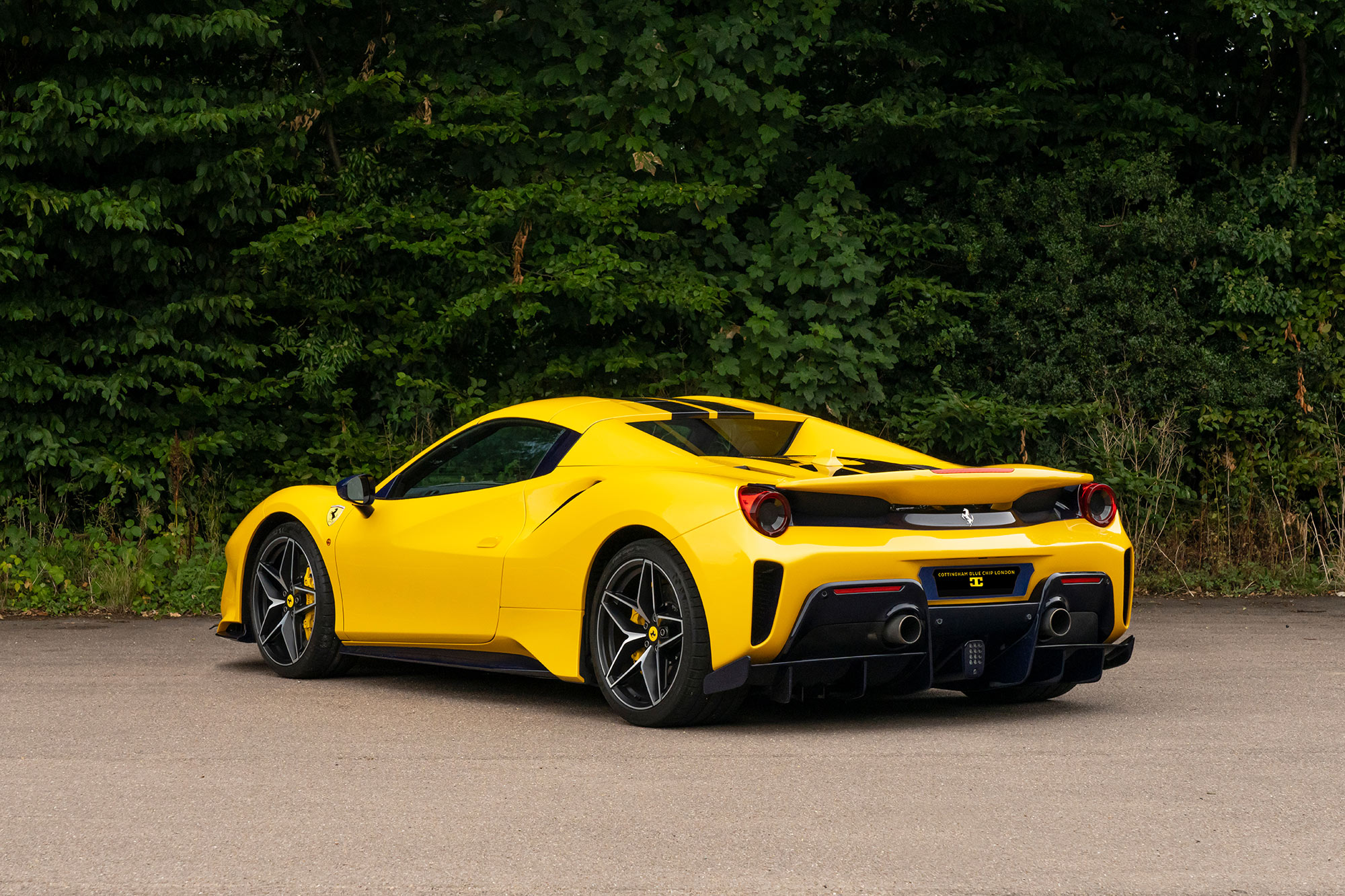 入手困難』Ferrari 488 Pista カタログ5枚付き