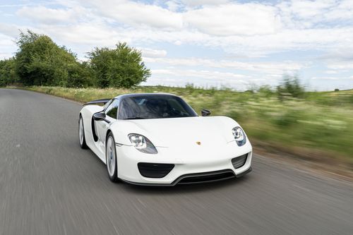 Porsche 918 Spyder Weissach Package